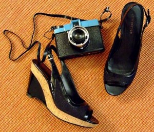 camera and shoes 2d0658413ceee022eedd0f15f72cab02 Sambata lu Photowalk