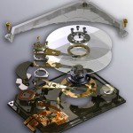 HardDiskDrive-Exploded-Cutaway 38376e2bb7cb0bed2617547049a5d670 Monitorizarea Hard Disk urilor