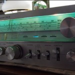 6cea011afe8cd00eff50298c8e252ad0 Caut... amplif vintage!