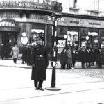 bucuresti-ww2-primul-semafor bucuresti ww2 primul semafor 150x150 Oameni batrani, povesti interesante Bucuresti WW2